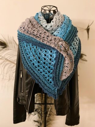 Triangular Scarf "Erigone"