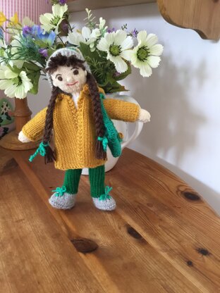 Knitted dolly