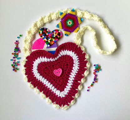 Heart purse by HueLaVive