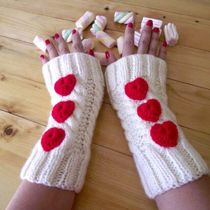 Queen of Hearts Fingerless Mitts