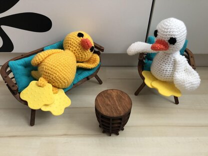 Duck with bite feet amigurumi