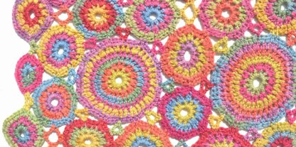 Kissing Circles Crochet Blanket