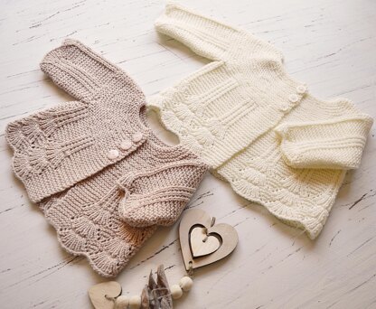 Shell Border Baby Cardigan - P097