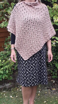 Eloelai Wedge Stitch Poncho