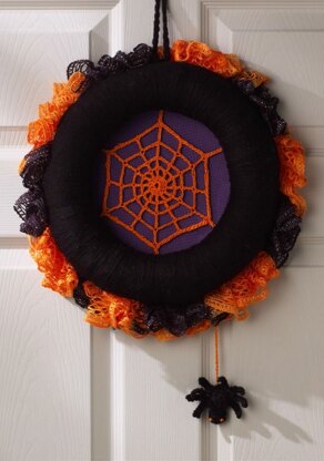 Spiderweb Halloween Wreath in Red Heart Super Saver Economy Solids - LW3748