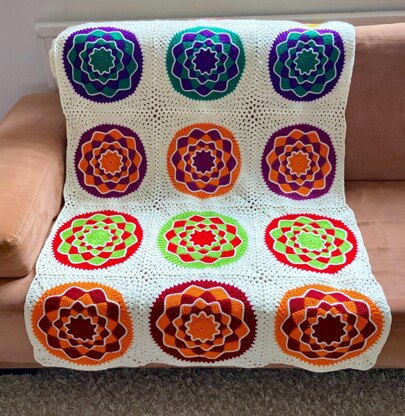 Large Square Motif By HueLaVive