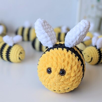 Crochet Pattern Doll Honey Bee / Cute Keychain Bumble Bee DIY / Kawaii  Amigurumi Doll Pattern / Plush Bee Pattern PDF 