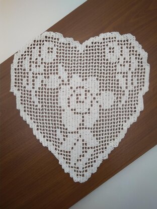 Doily rose heart filet