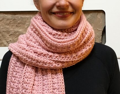 Easy Crochet Scarf Pattern for Women: Pink-Is-Pretty Scarf