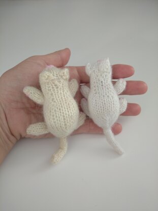 Kitty knitting pattern. Toy cat knitting pattern