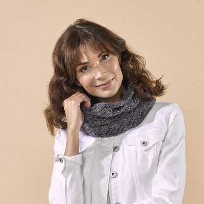 Avon Cowl - Knitting Pattern for Women in Tahki Yarns Newport