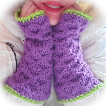 Dragon Scale Mitts Knitting Pattern