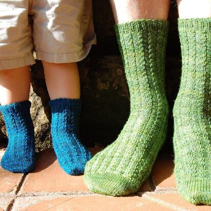 Simple Cable Socks