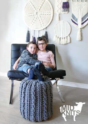 Crochet Cable Footstool (2015024)