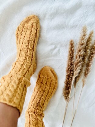 Autumn cable socks