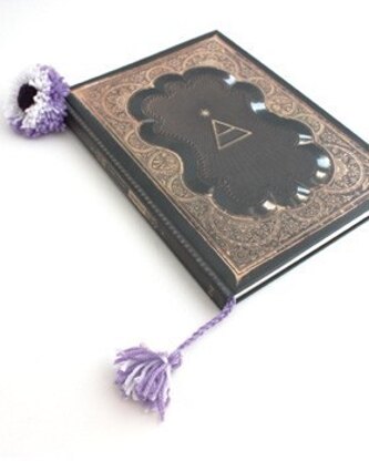 Pompom Flower Bookmark in Bernat Super Value