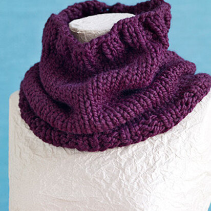 Basic Cowl in Lion Brand Wool-Ease Thick & Quick - L0412AD