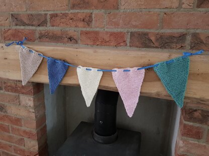 Knitted Bunting