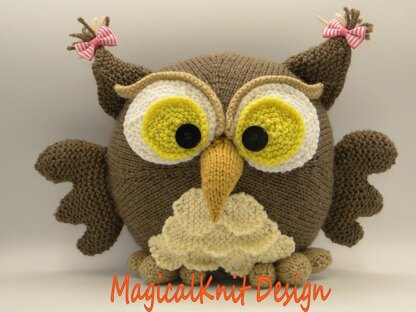 Ollie magicalknit owl.