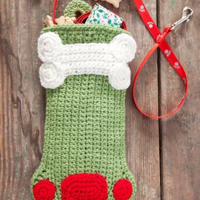 Dog Paws Christmas Stocking in Red Heart Super Saver Economy Solids - LW2697