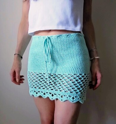Beachy Scallop Mini Skirt