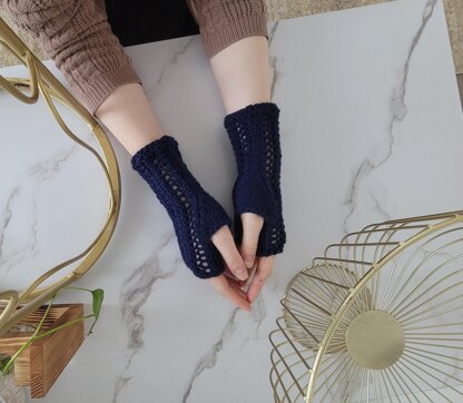 Trellis Fingerless Gloves