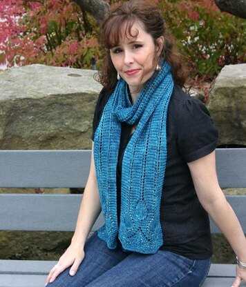 Deco raindrop scarf