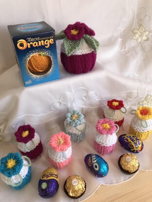 PRIMROSE EASTER EGG AND CHOCOLATE ORANGE COVER KNITTING PATTERN