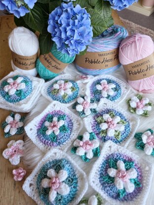 Soft Bundle of Blooms Baby Blanket