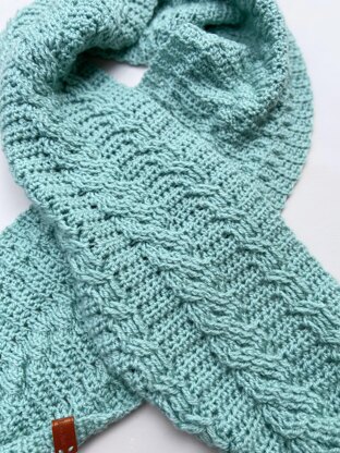 Neo Mint Cable Scarf