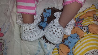 Thread Crochet Booties for reborn or preemie