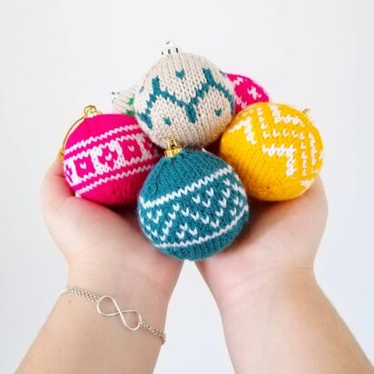 Holly Jolly Knit Baubles
