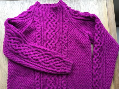 Women's bonus Aran sweater