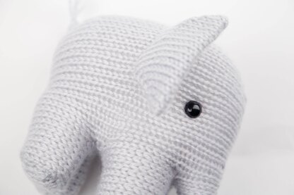 Mummy and Baby Elephant in Deramores Studio DK - Downloadable PDF