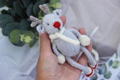 Knitted Deer