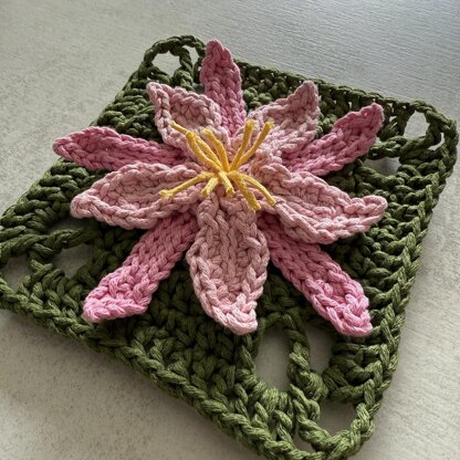 Grewia Flower Granny Square