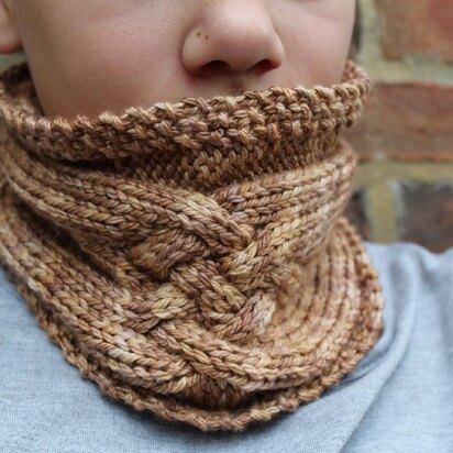 Criss Cross Cabled Cowl