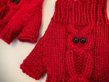 Fingerless Gloves – with OWLS! Includes How-to Video