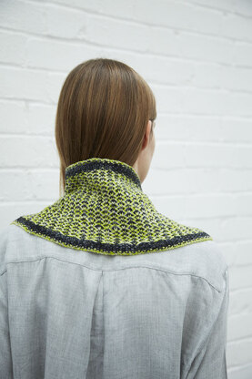 Rosemary Cowl by Cynthia Fong - Knitting Pattern For Women in The Yarn Collective