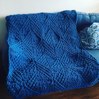 Escherian Geometric Blanket - knitting pattern