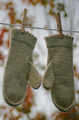 Celtic Flower Mittens