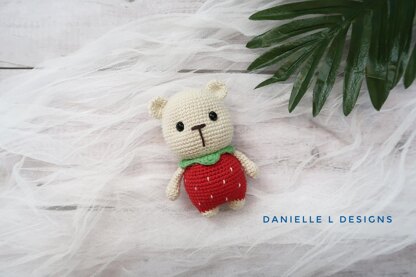 Strawberry bear amigurumi