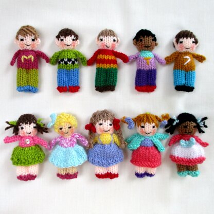 10 Tiny Dolls and Cottage Bag