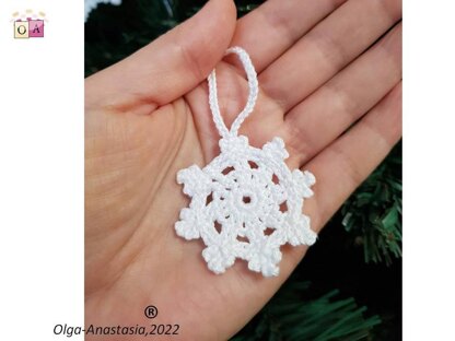 Openwork snowflake 4