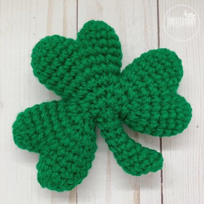 No-Sew Crochet Plush Shamrock