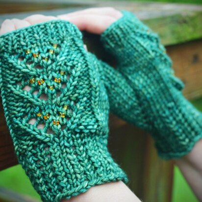 Pretty Day Mitts - knitting pattern