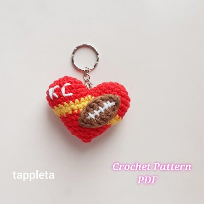 Football Valentines heart keychains crochet pattern