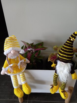 Wee bumble bee gnomes