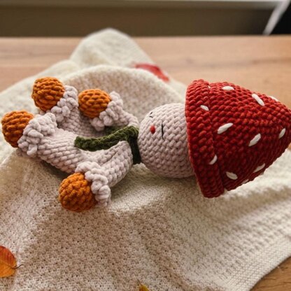 Mushroom snuggler crochet pattern, low-sew lovey toadstool PDF tutorial