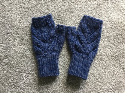 Leaves Fingerless Gloves